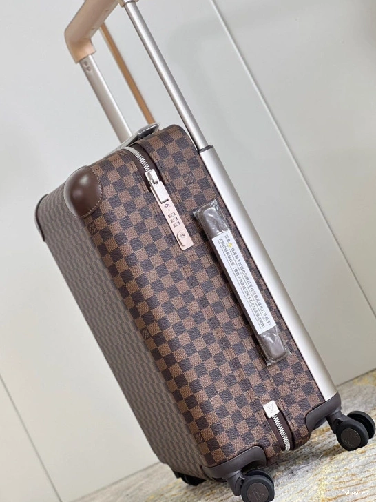 55 Louis HORIZON Vuitton 0820